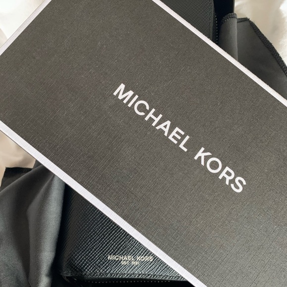 Michael Kors Men’s Wallet - Picture 7 of 7